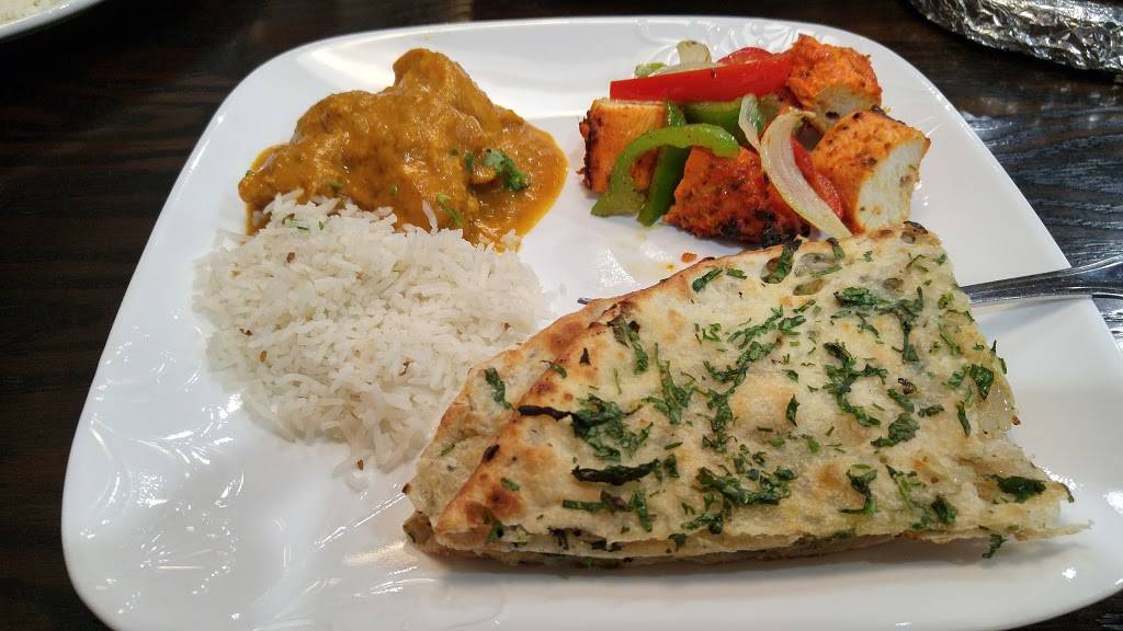 India Clay Oven | restaurant | 228 W Hospitality Ln, San Bernardino, CA 92408, USA | 9098900090 OR +1 909-890-0090