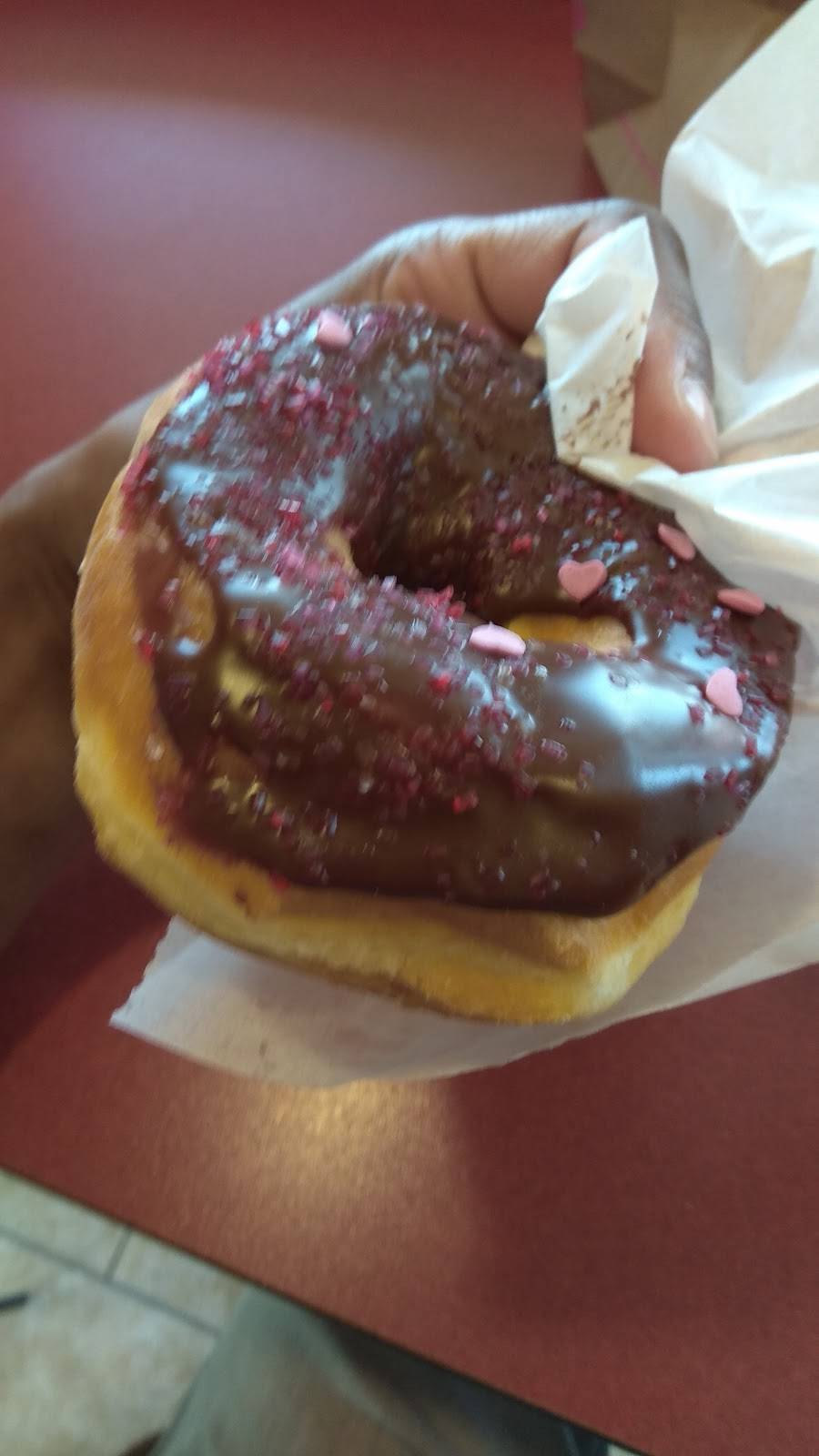 Dunkin | bakery | 14632 SW 8th St, Miami, FL 33184, USA | 3052215710 OR +1 305-221-5710