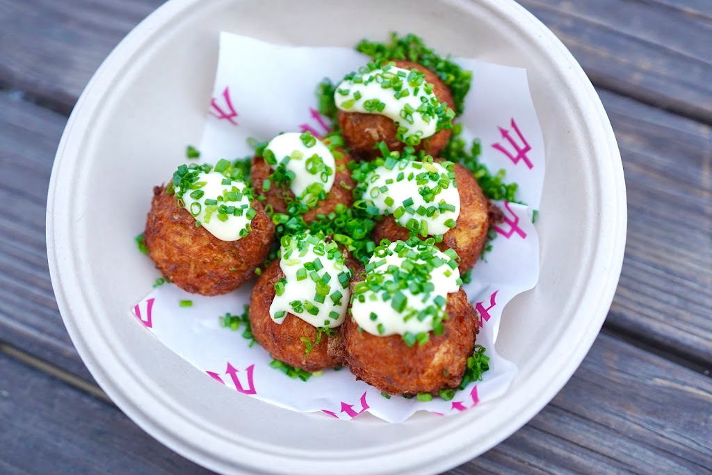 Bridgetown Roti | restaurant | 672 S Santa Fe Ave, Los Angeles, CA 90021, USA | 7472219026 OR +1 747-221-9026