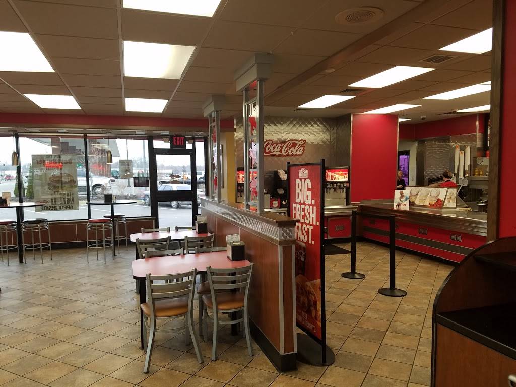 Hardees | restaurant | 7160 IN-67, Pendleton, IN 46064, USA | 7657787922 OR +1 765-778-7922