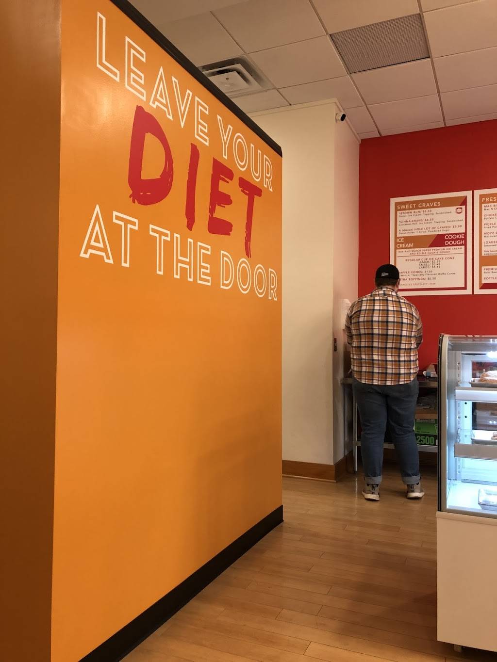 Campus Craves | restaurant | 208 N Walnut St #110, Bloomington, IN 47404, USA | 8123453507 OR +1 812-345-3507