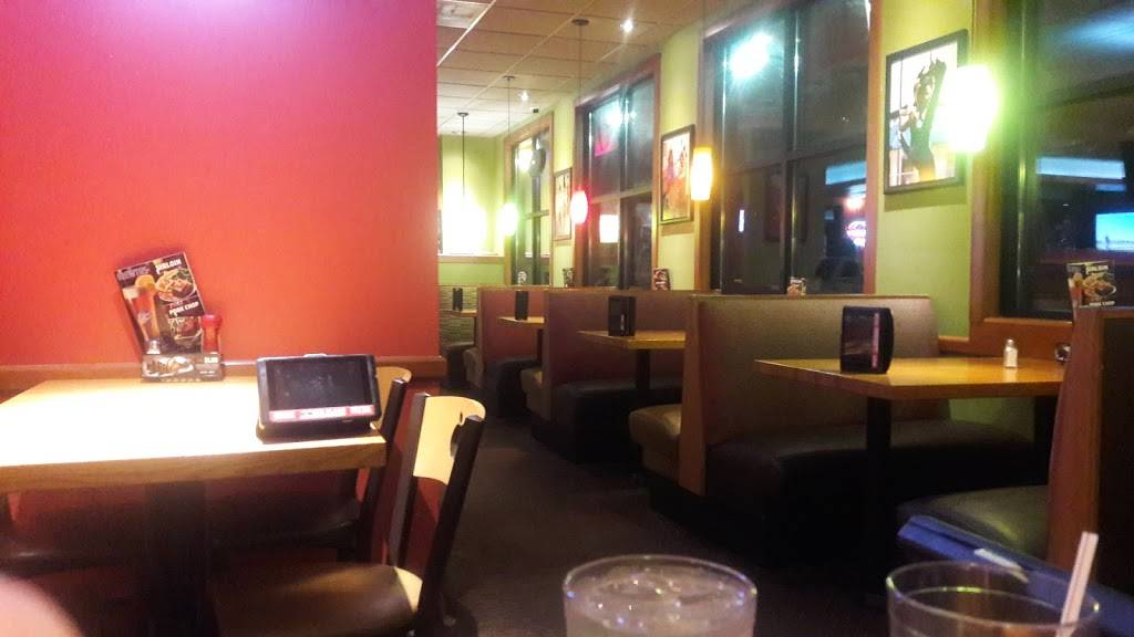 Applebees Grill + Bar | restaurant | 945 N Saginaw Blvd, Saginaw, TX 76179, USA | 8173063680 OR +1 817-306-3680