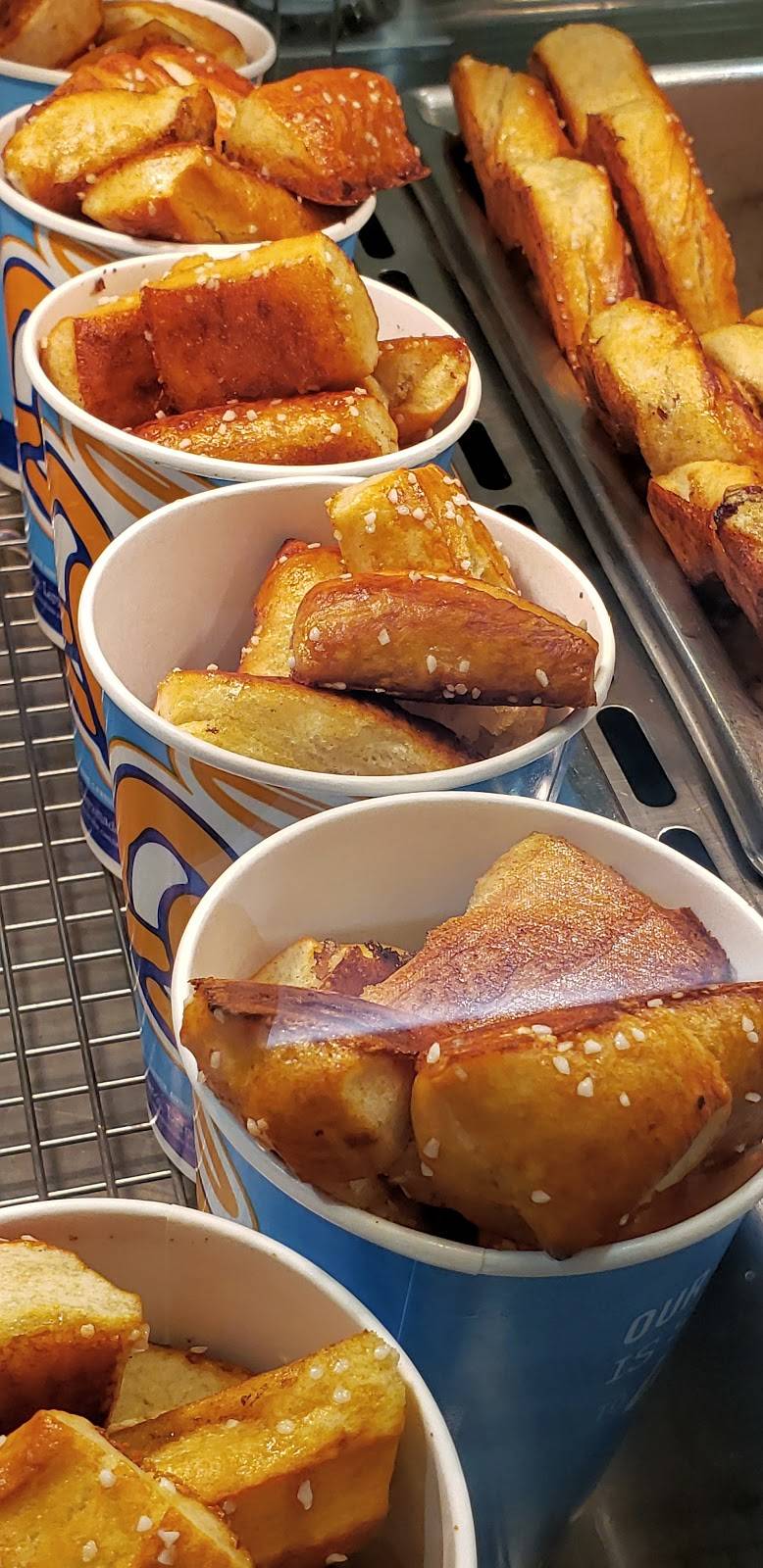 Auntie Annes | restaurant | 1130 North Point Cir, Alpharetta, GA 30022, USA | 6784362514 OR +1 678-436-2514