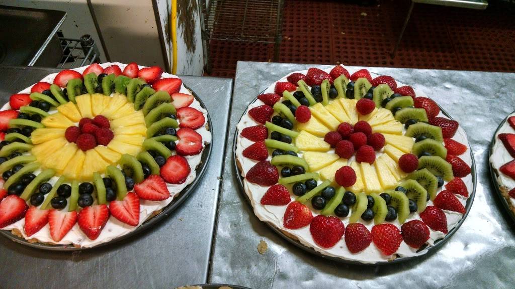 Pinewood Supper Club | restaurant | 1208 Half Moon Lake Dr, Mosinee, WI 54455, USA | 7156933180 OR +1 715-693-3180