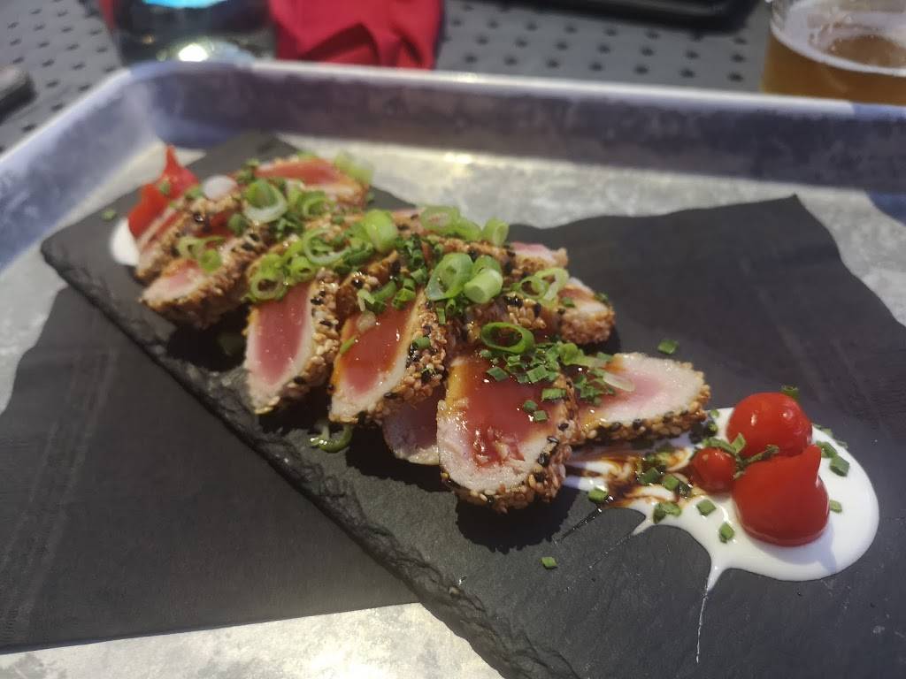 Bistro la Gargouille | restaurant | 556 Boulevard Saint-Joseph, Gatineau, QC J8Y 4A4, Canada | 8195257799 OR +1 819-525-7799