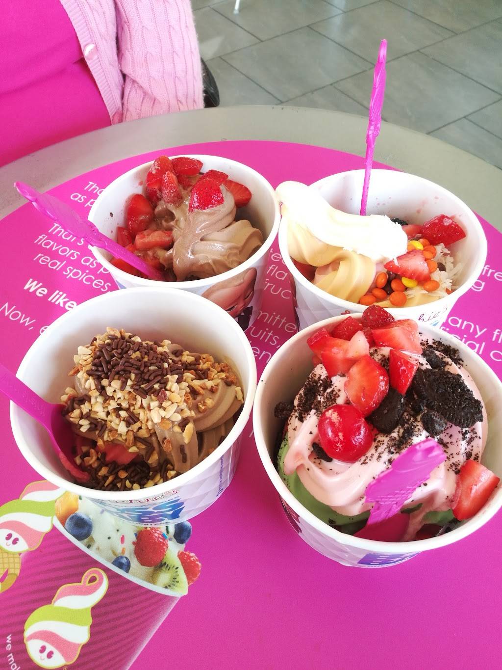 Menchies Frozen Yogurt | bakery | 2265 Towne Lake Pkwy Ste 108B, Woodstock, GA 30189, USA | 7709244004 OR +1 770-924-4004