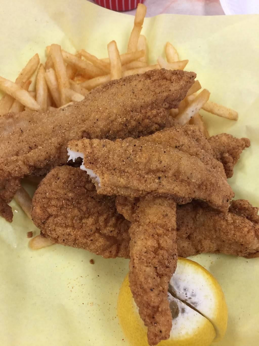 Smittys Famous Fish & Chicken | restaurant | 9032 Venice Blvd, Culver City, CA 90232, USA | 3108151029 OR +1 310-815-1029