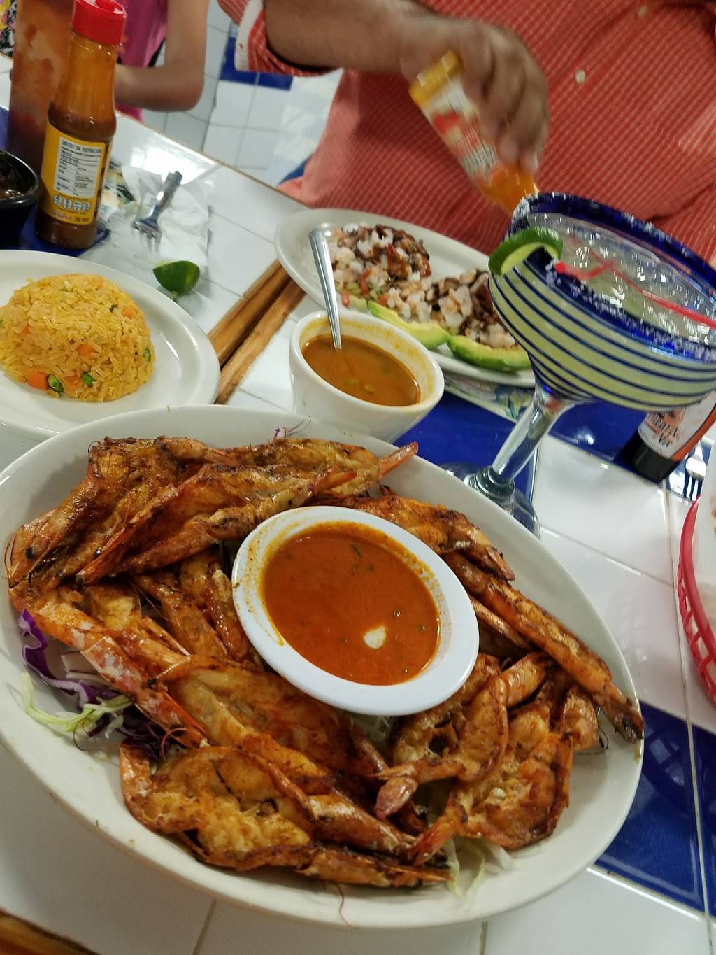 Mariscos Ensenada | restaurant | 2019 N 16th St, Phoenix, AZ 85006, USA | 6022560201 OR +1 602-256-0201