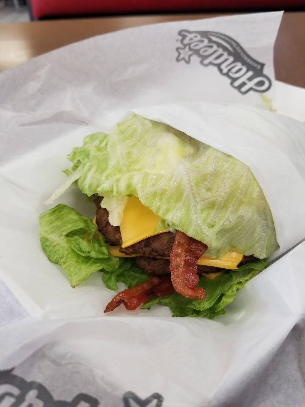 Hardees | restaurant | 629 W Main St, Benton, IL 62812, USA | 6184353286 OR +1 618-435-3286