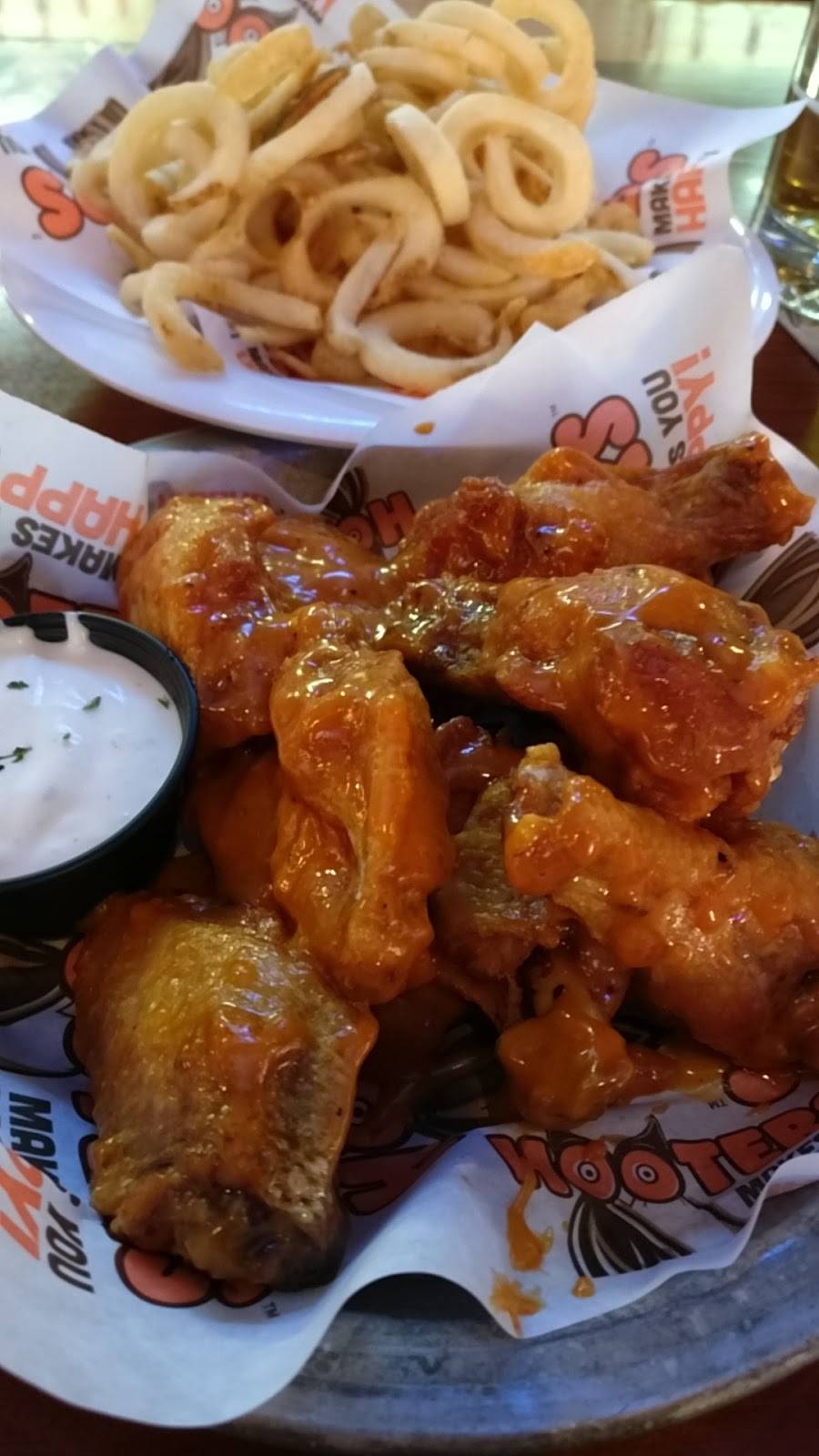 Hooters | restaurant | 4208 Rosedale Hwy, Bakersfield, CA 93308, USA | 6616349464 OR +1 661-634-9464