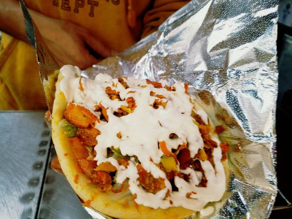 Halal R Us | restaurant | 90 Warren St, Newark, NJ 07102, USA | 3476562437 OR +1 347-656-2437