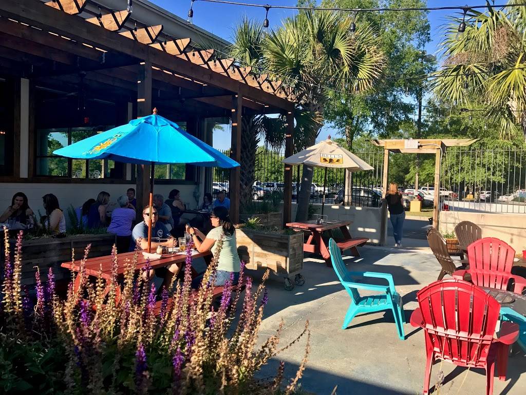 Fams Brewing Co. | restaurant | 1291 Folly Rd, Charleston, SC 29412, USA | 8432254646 OR +1 843-225-4646