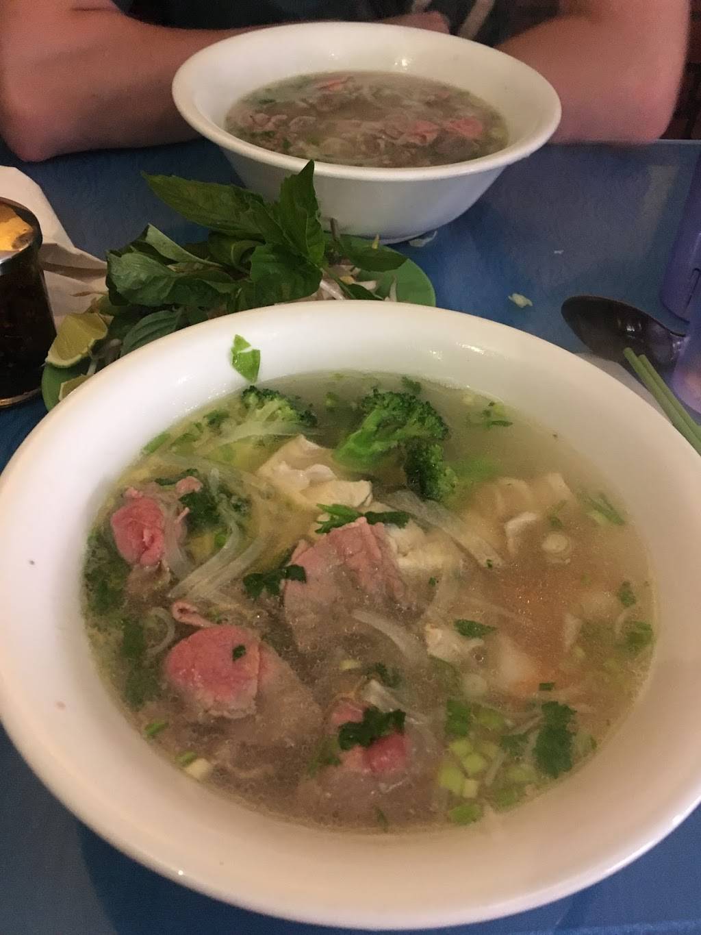 Ha noi 4 seasons | restaurant | 12 Lebreton St N, Ottawa, ON K1R 7H2, Canada | 6135651000 OR +1 613-565-1000