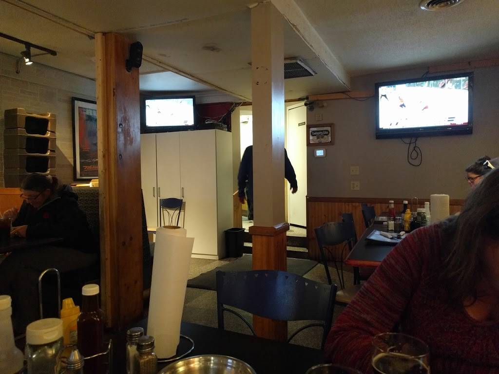 Sammys Rec Room | restaurant | 10 Mt Pleasant St, Brantford, ON N3T 1S5, Canada | 5197200000 OR +1 519-720-0000