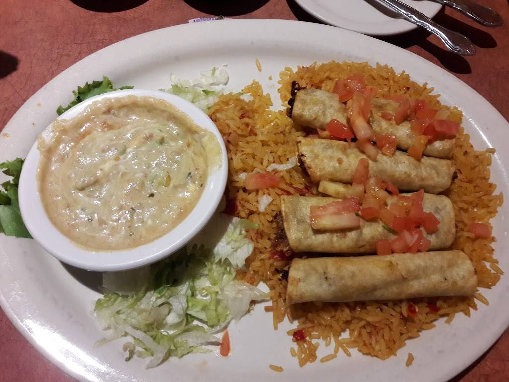 Carlitos Cafe | restaurant | 622 NW 32nd St, Newcastle, OK 73065, USA | 4053873500 OR +1 405-387-3500