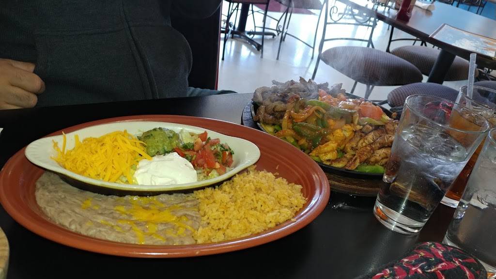 La Hacienda Del Sazon | restaurant | 1758 U.S. Hwy 395 N Suite A, Minden, NV 89423, USA | 7757825539 OR +1 775-782-5539