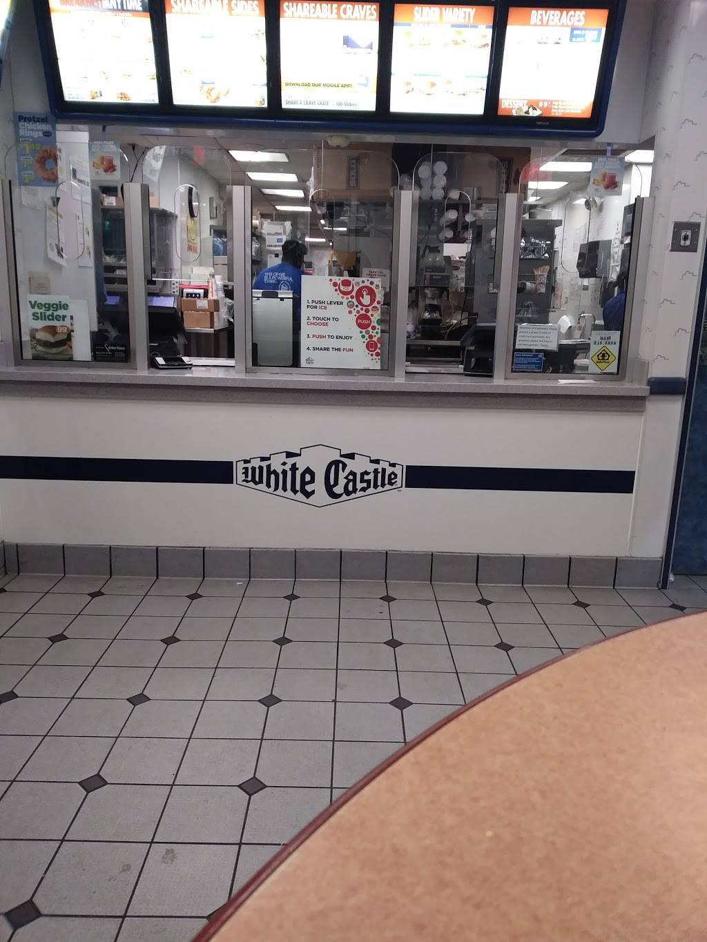 White Castle | restaurant | 6646 S Halsted St, Chicago, IL 60621, USA | 7738731855 OR +1 773-873-1855
