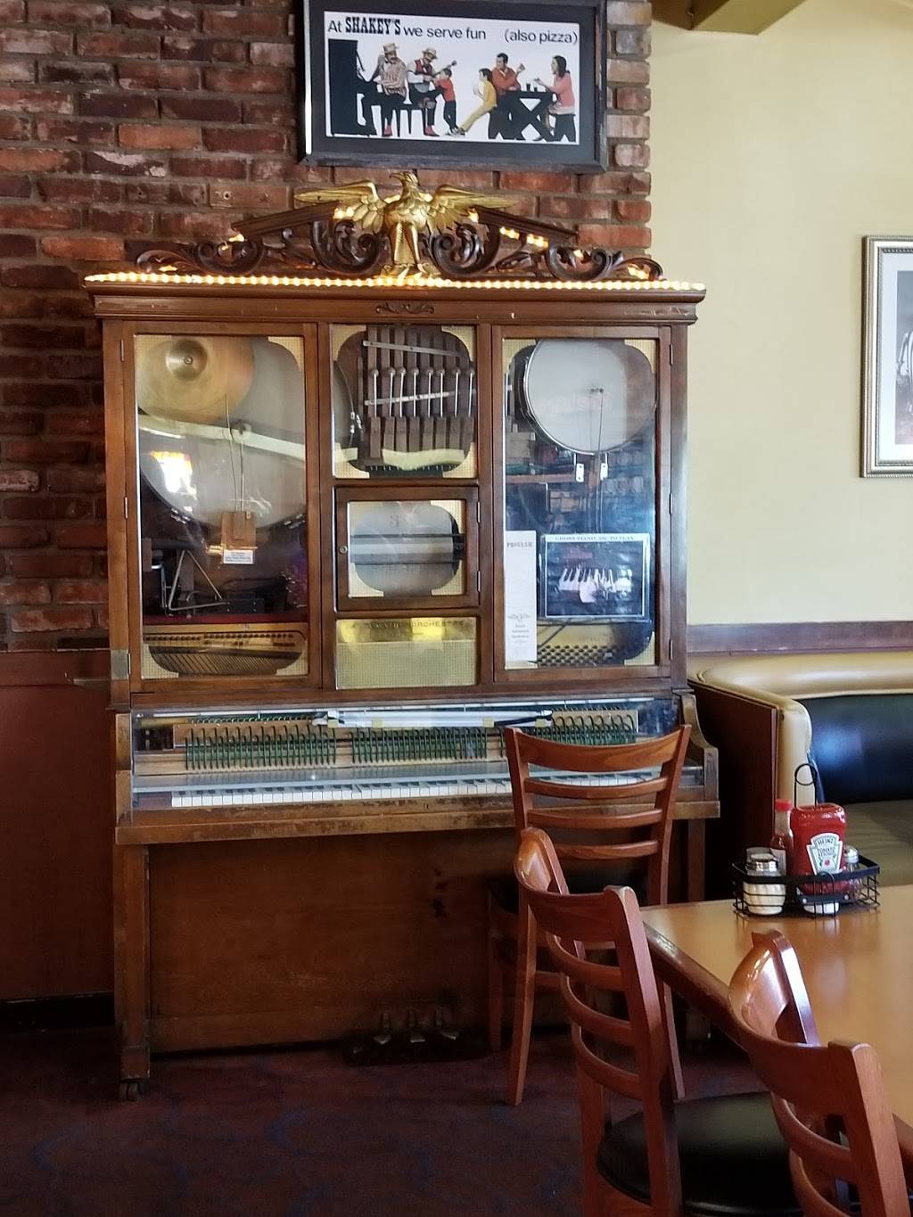 Shakeys Pizza Parlor | restaurant | 10340 Reseda Blvd, Northridge, CA 91326, USA | 8183602151 OR +1 818-360-2151