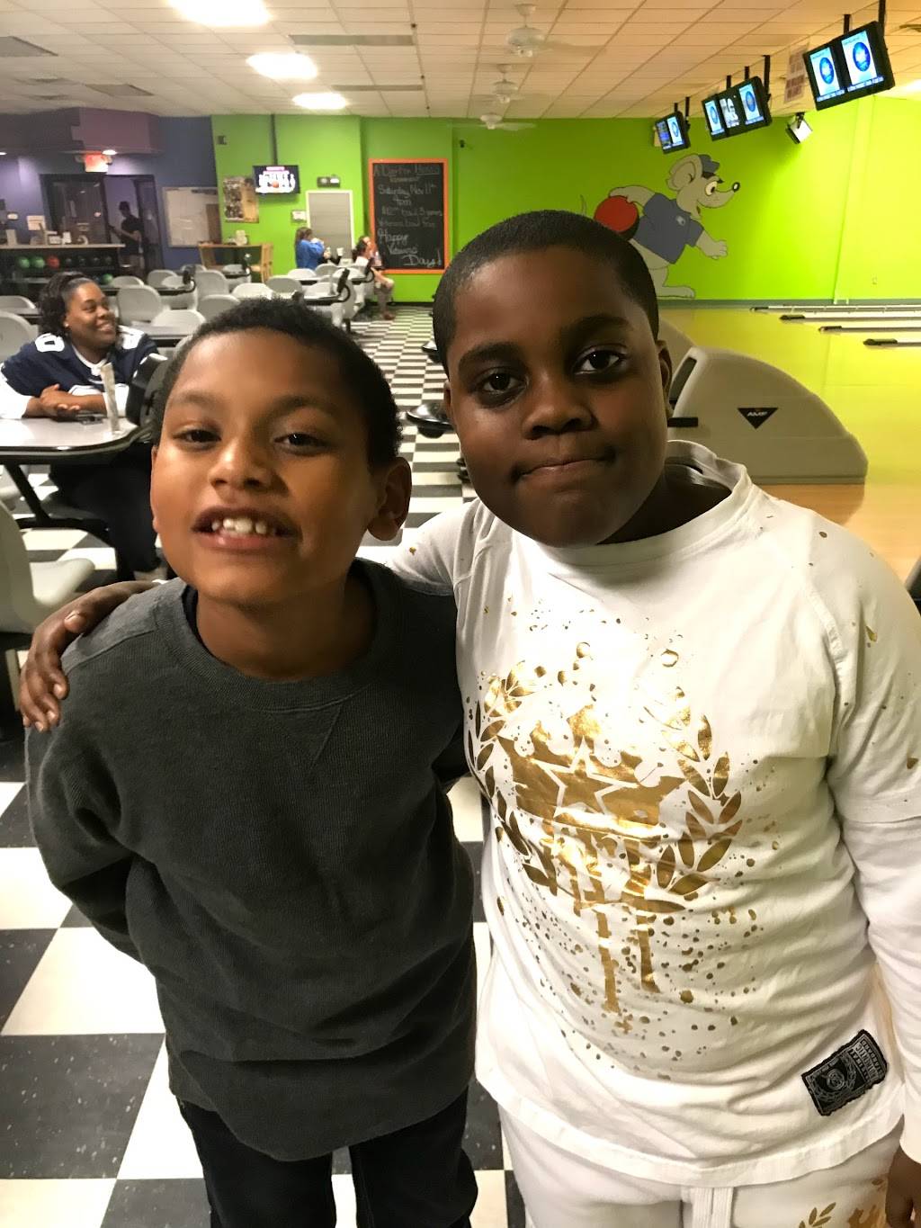 Mouse Trap Bowling Alley | night club | 2051 Dennisville-Petersburg Rd, Woodbine, NJ 08270, USA | 6098612695 OR +1 609-861-2695