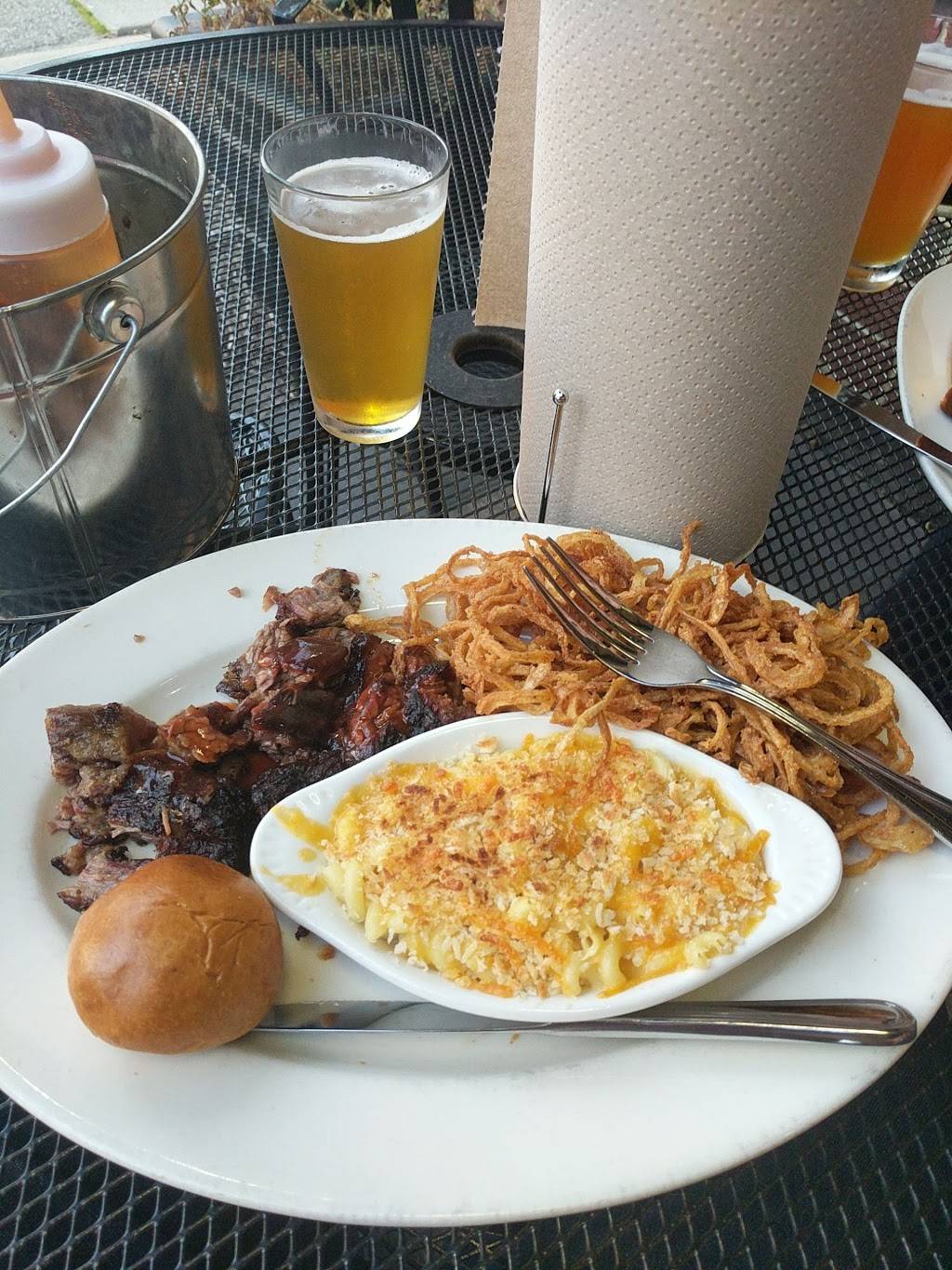 JDs Q & Brew | restaurant | 286 W Rand Rd, Arlington Heights, IL 60004, USA | 8476700100 OR +1 847-670-0100