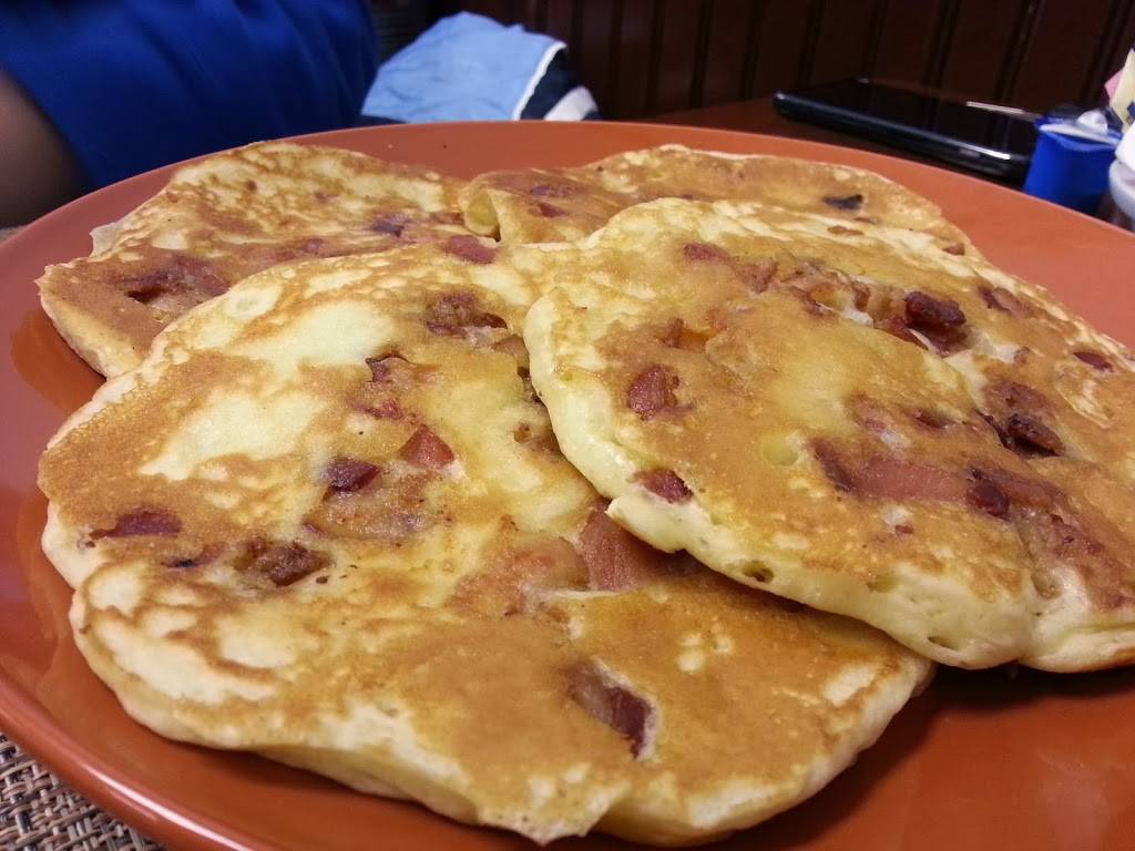 Eggspress Cafe | restaurant | 651 Railroad Ave, Round Lake, IL 60073, USA | 8477400285 OR +1 847-740-0285