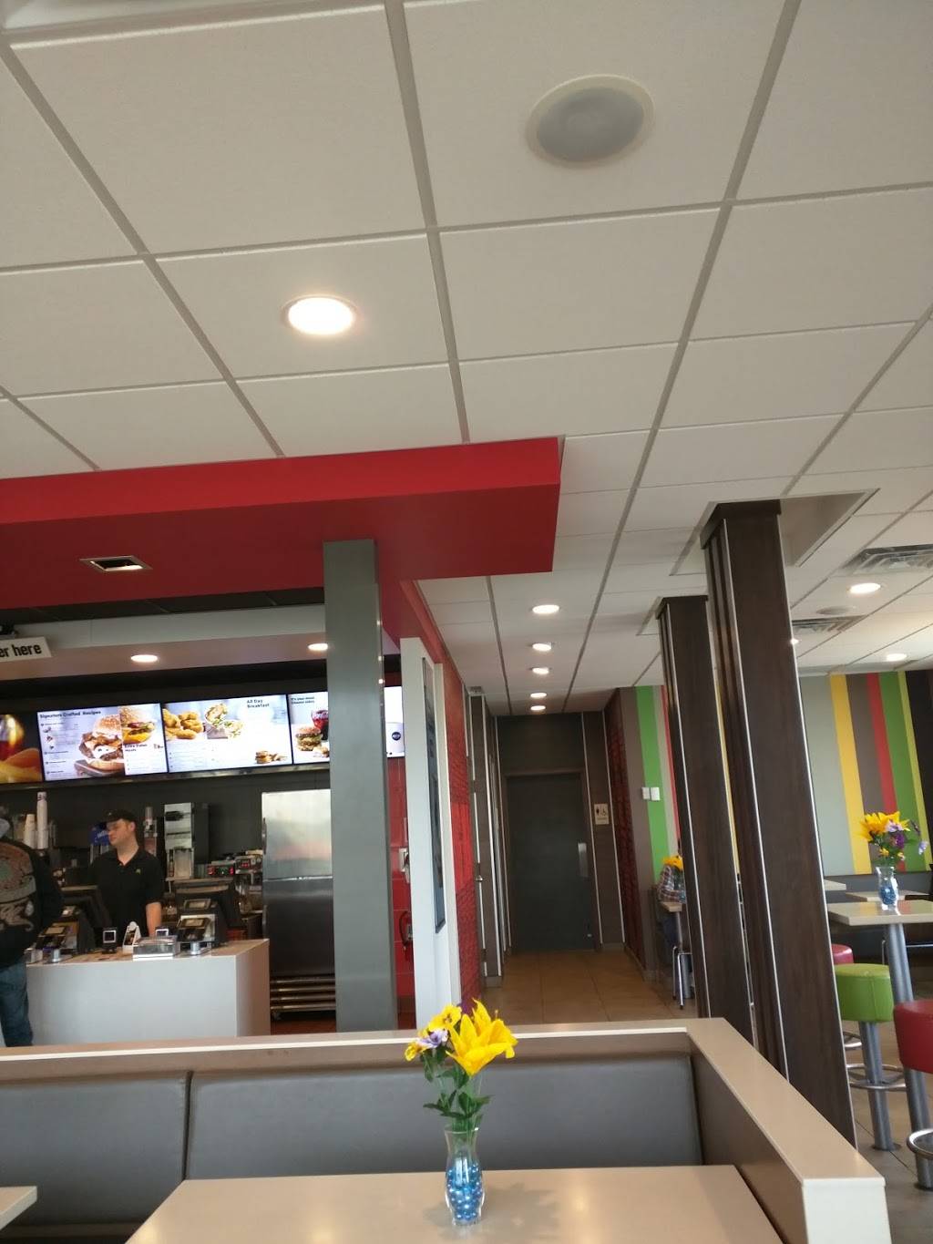 McDonalds | cafe | 2205 W Grand River Rd, Howell, MI 48843, USA | 5175457777 OR +1 517-545-7777