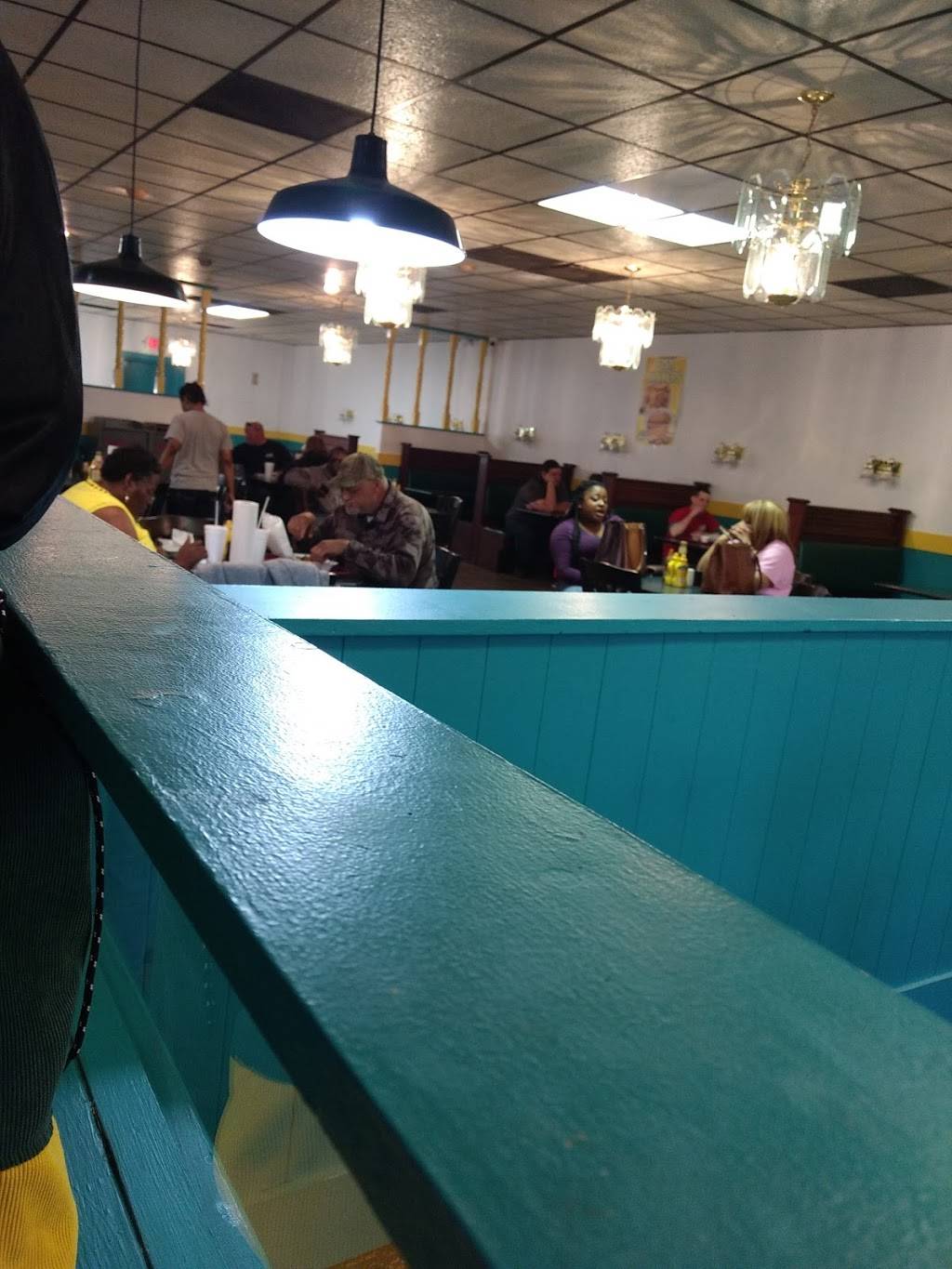 Sharks Fish & Chicken | restaurant | 901 N Washington St, Forrest City, AR 72335, USA | 8706308110 OR +1 870-630-8110