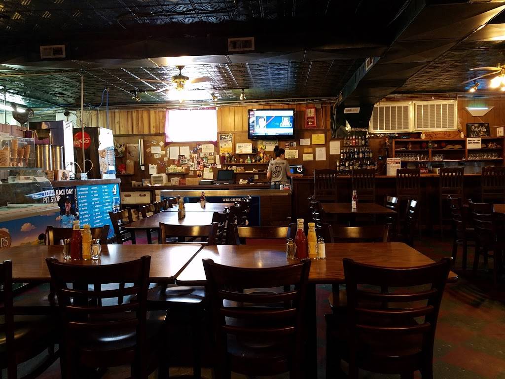 Roosters Pub | restaurant | 131 Harrell St, Pennington Gap, VA 24277, USA | 2765464190 OR +1 276-546-4190