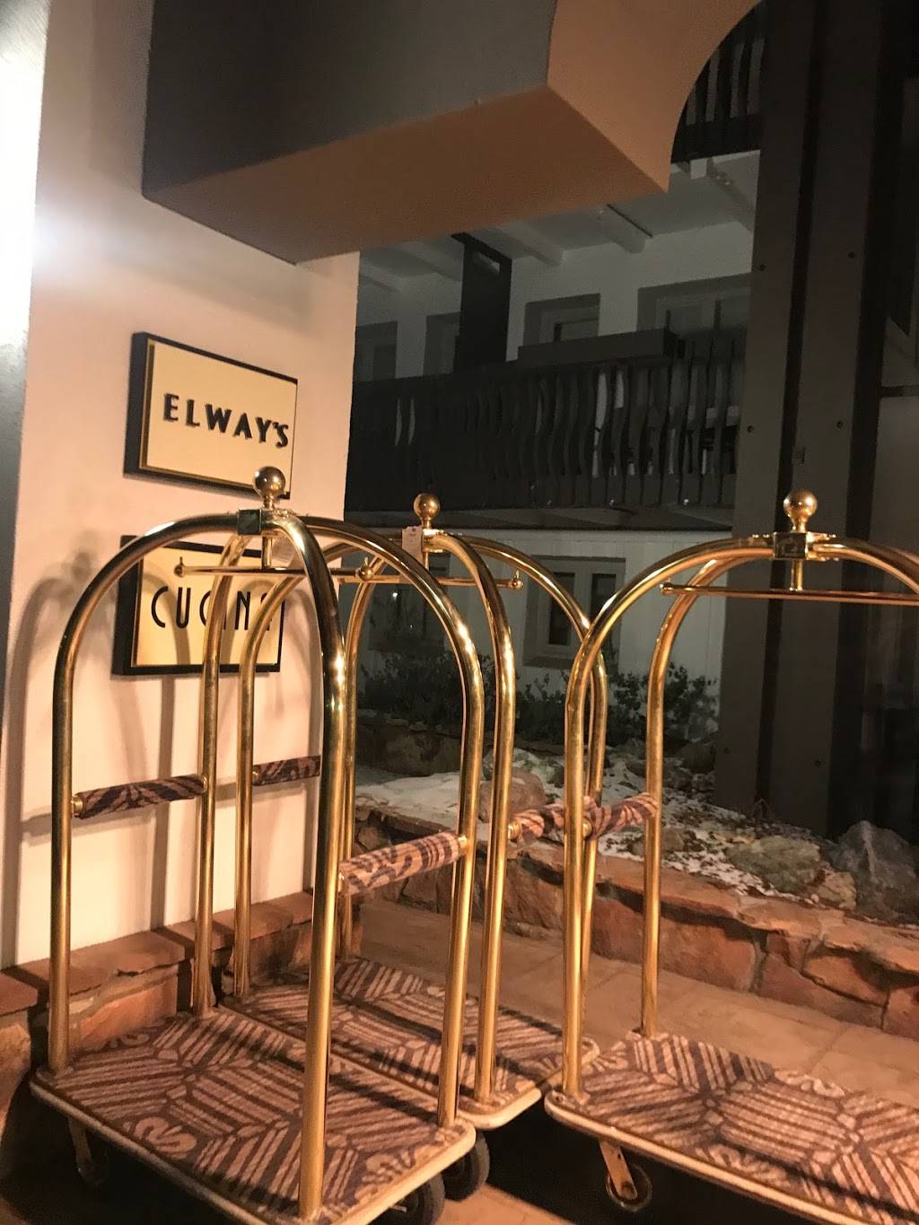 Elways | restaurant | 174 Gore Creek Dr, Vail, CO 81657, USA | 9707547818 OR +1 970-754-7818