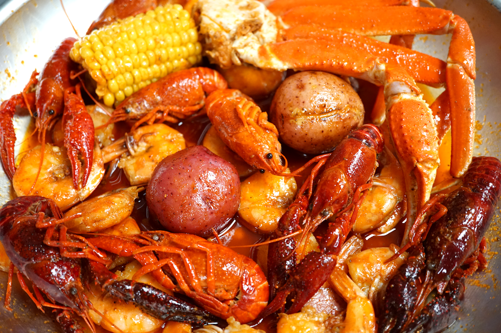 Boiling Catch | meal takeaway | 675 Crescent St, Brockton, MA 02302, USA | 7742968382 OR +1 774-296-8382