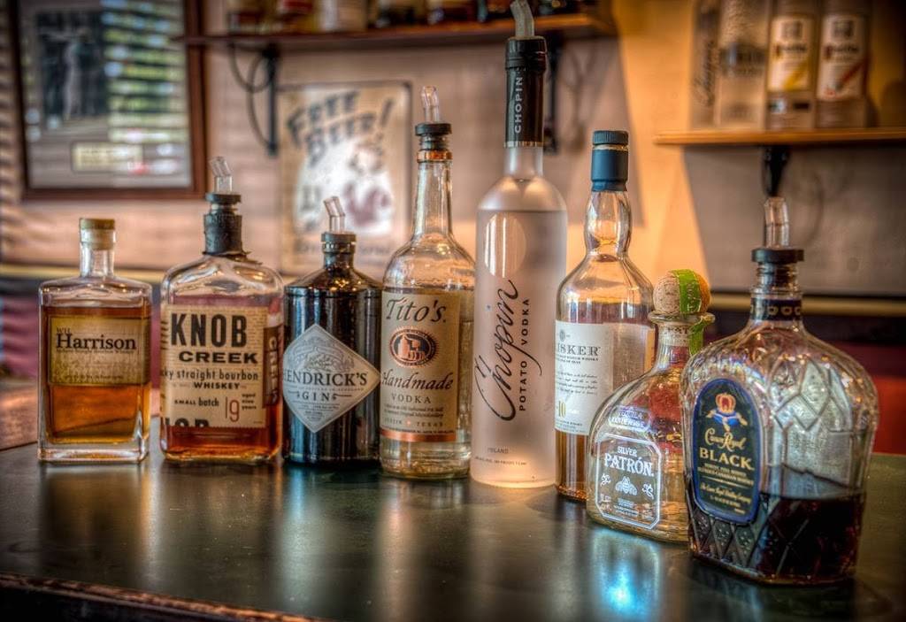 The BBQ Pit | restaurant | 589 Elm Pl, Highland Park, IL 60035, USA | 8474326393 OR +1 847-432-6393