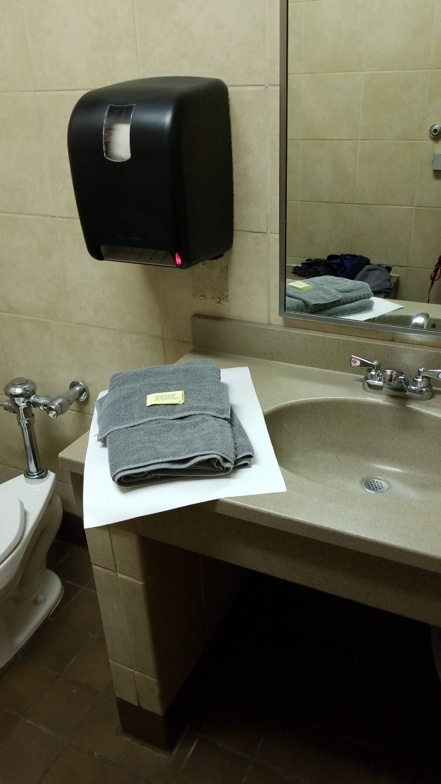 Kangaroo Express | meal takeaway | 510 E Main St, Senatobia, MS 38668, USA | 6625601973 OR +1 662-560-1973