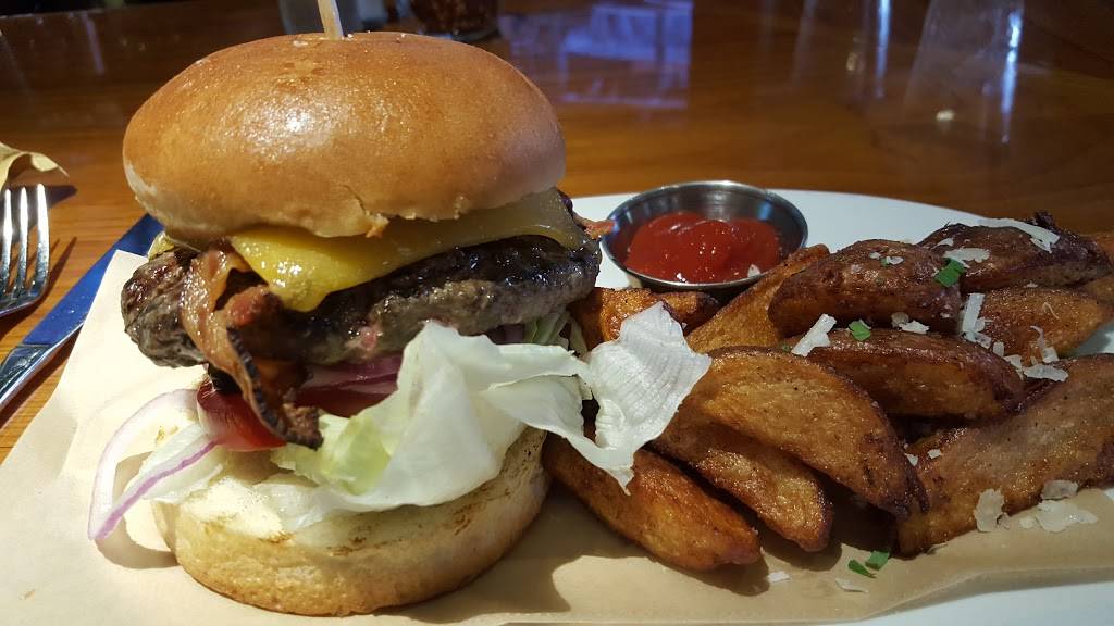 Charlie’s | restaurant | 601 N Pacific Coast Hwy, Redondo Beach, CA 90277, USA | 3103748581 OR +1 310-374-8581