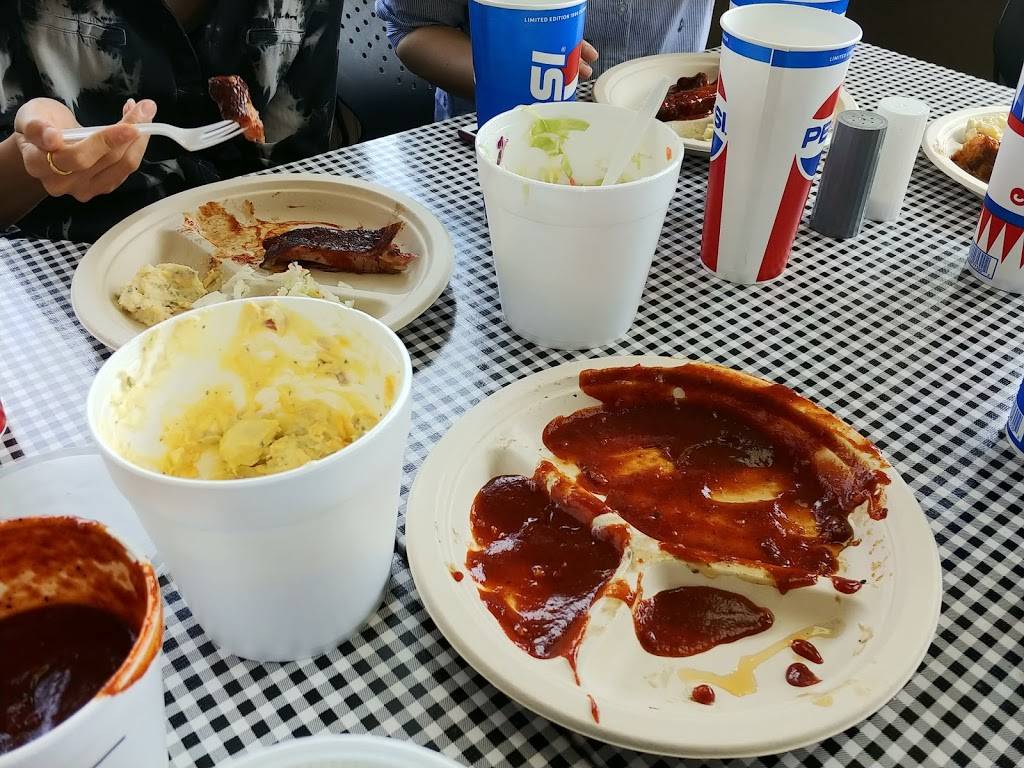 Rhodies Smokin BBQ | restaurant | 30375 SE High Point Way, Preston, WA 98050, USA | 4252226428 OR +1 425-222-6428