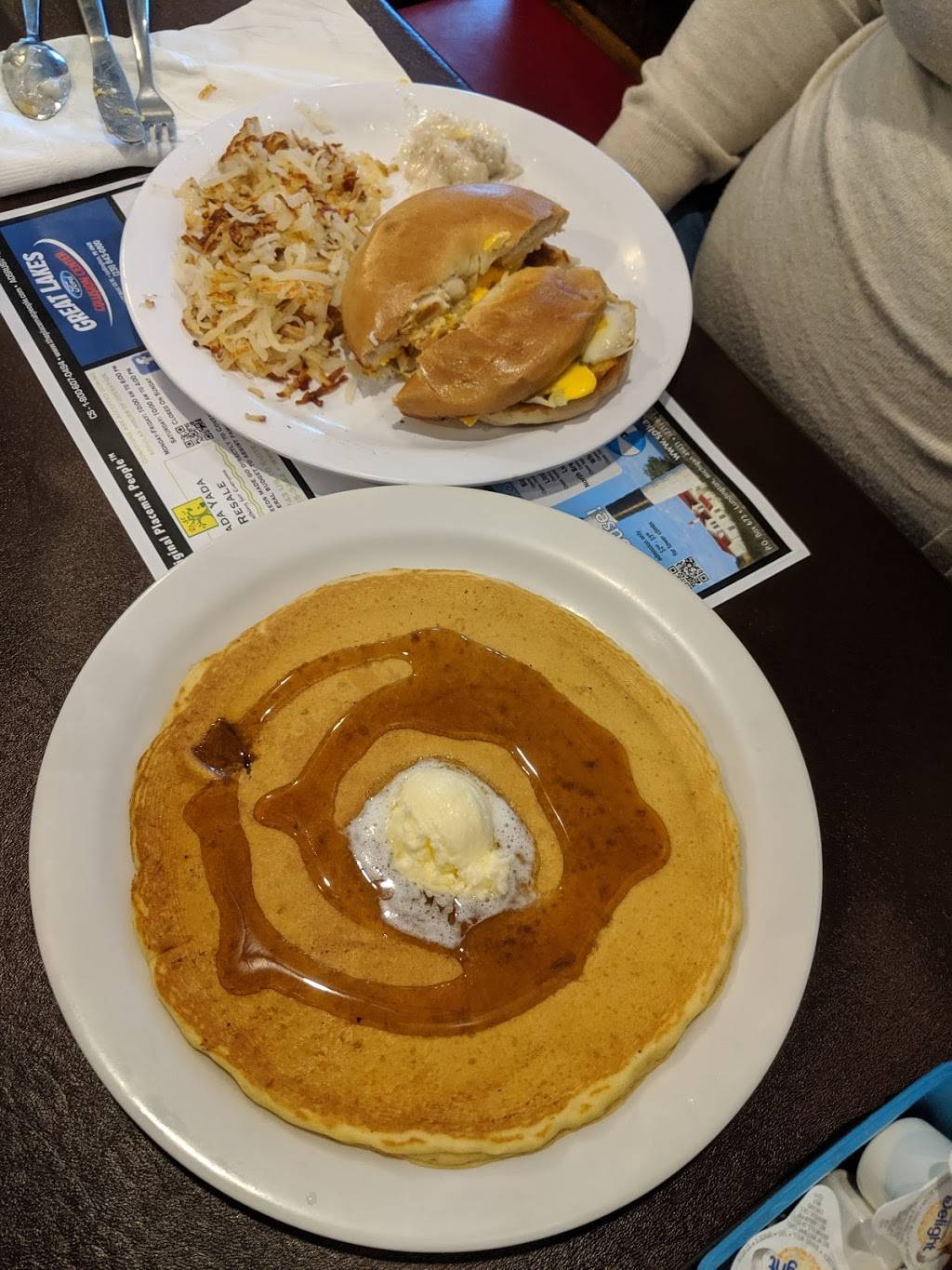 Brenda Harbor Cafe | restaurant | 316 S James St, Ludington, MI 49431, USA | 2318457434 OR +1 231-845-7434