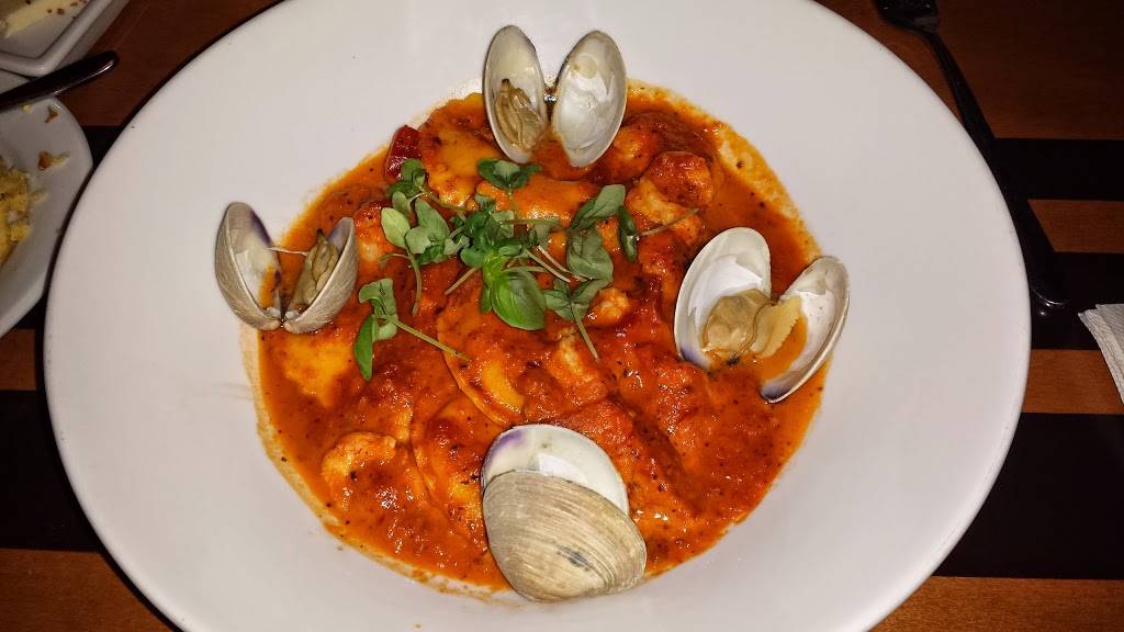 The Wave... of American Flavors | restaurant | 4600 N World Dr, Orlando, FL 32830, USA | 4079393463 OR +1 407-939-3463