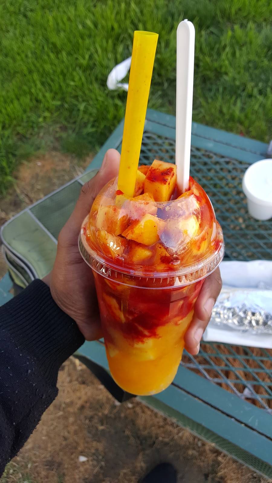 Tuxies Juices | restaurant | 6030 Magnolia Ave, Riverside, CA 92506, USA | 9517811048 OR +1 951-781-1048