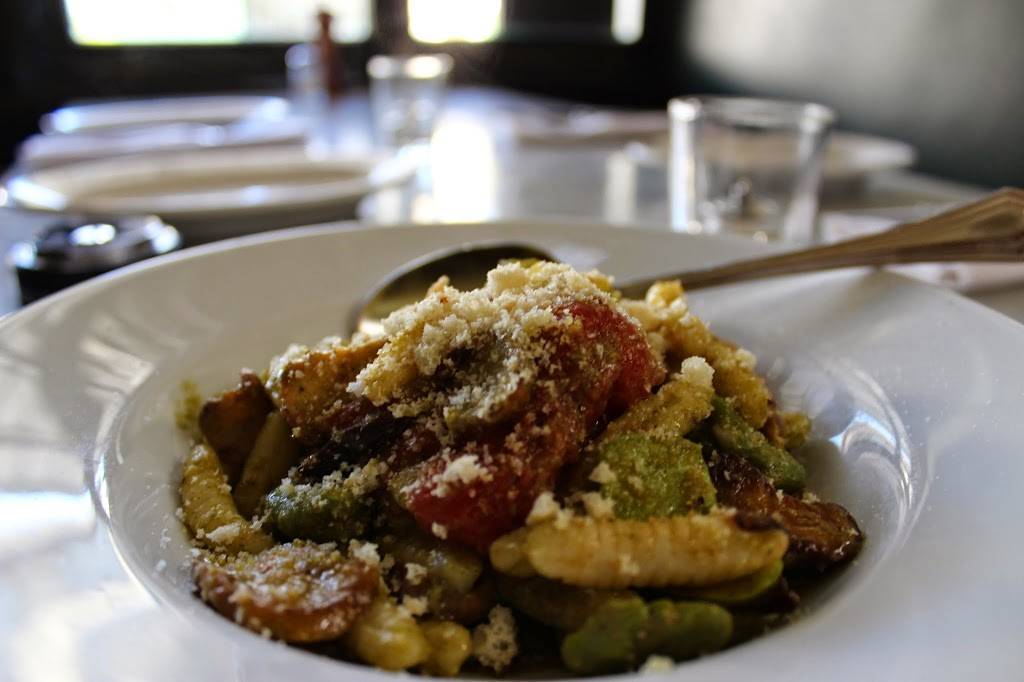 Little Doms | restaurant | 2128 Hillhurst Ave, Los Angeles, CA 90027, USA | 3236610055 OR +1 323-661-0055