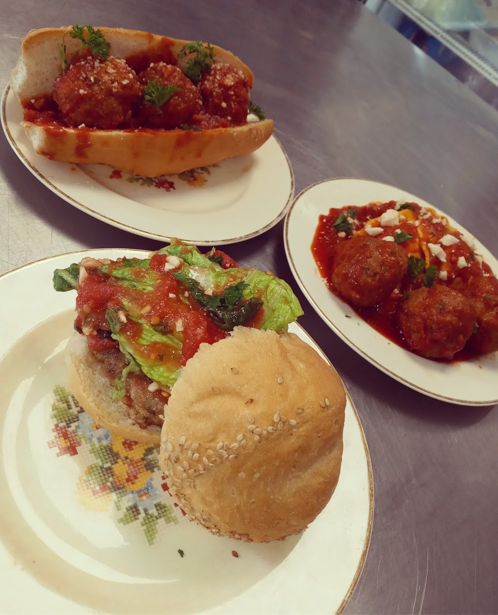 Mumma Marias House | restaurant | 8122 Kercheval Ave, Detroit, MI 48214, USA | 5862224754 OR +1 586-222-4754