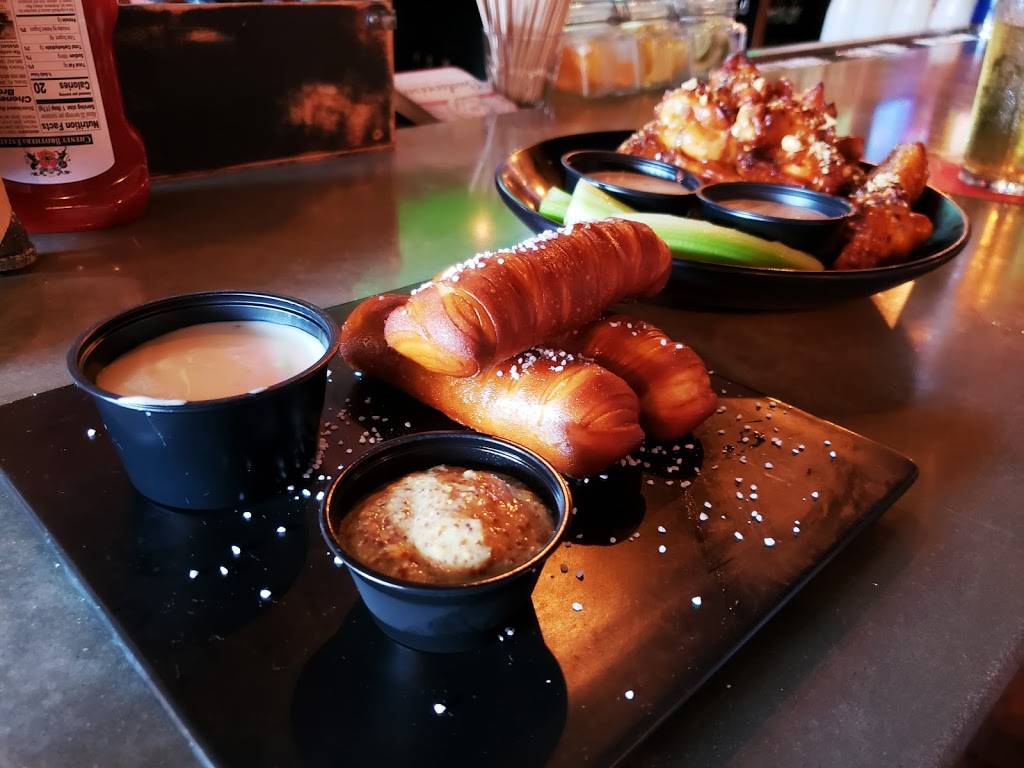 Brewster’s Tavern | restaurant | 1454 Main St, Sarasota, FL 34236, USA | 9413432380 OR +1 941-343-2380