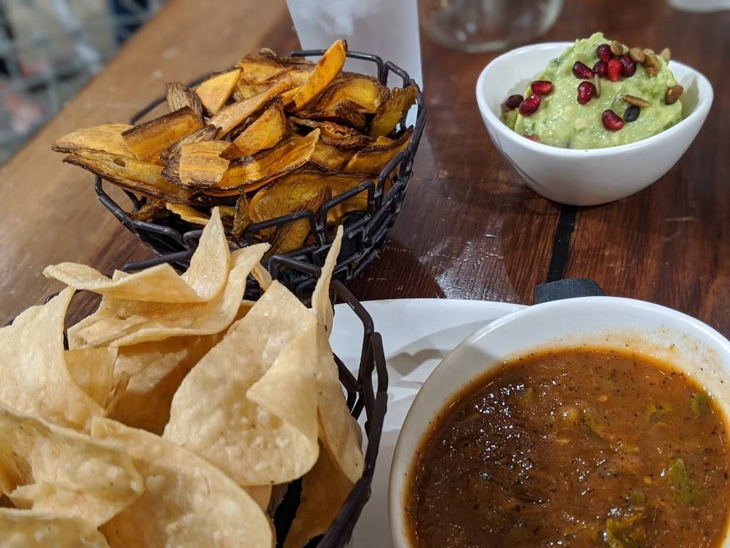 Tocaya Organica | restaurant | 4303 W Riverside Dr, Burbank, CA 91505, USA | 8186411921 OR +1 818-641-1921