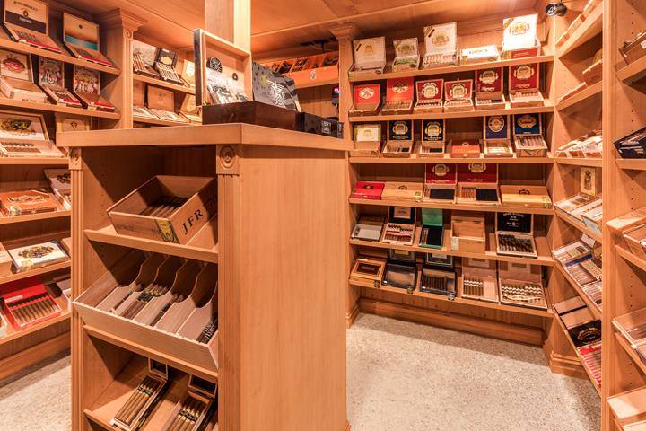 Bar: Cigar Especial | night club | 701 4th Ave S, Nashville, TN 37210, USA | 6159152514 OR +1 615-915-2514