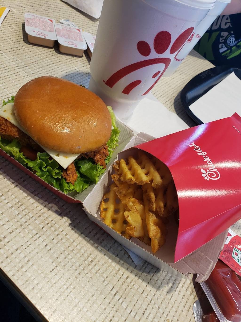 Chick-fil-A | restaurant | 2502 Highway 31 S, Decatur, AL 35603, USA | 2568221014 OR +1 256-822-1014