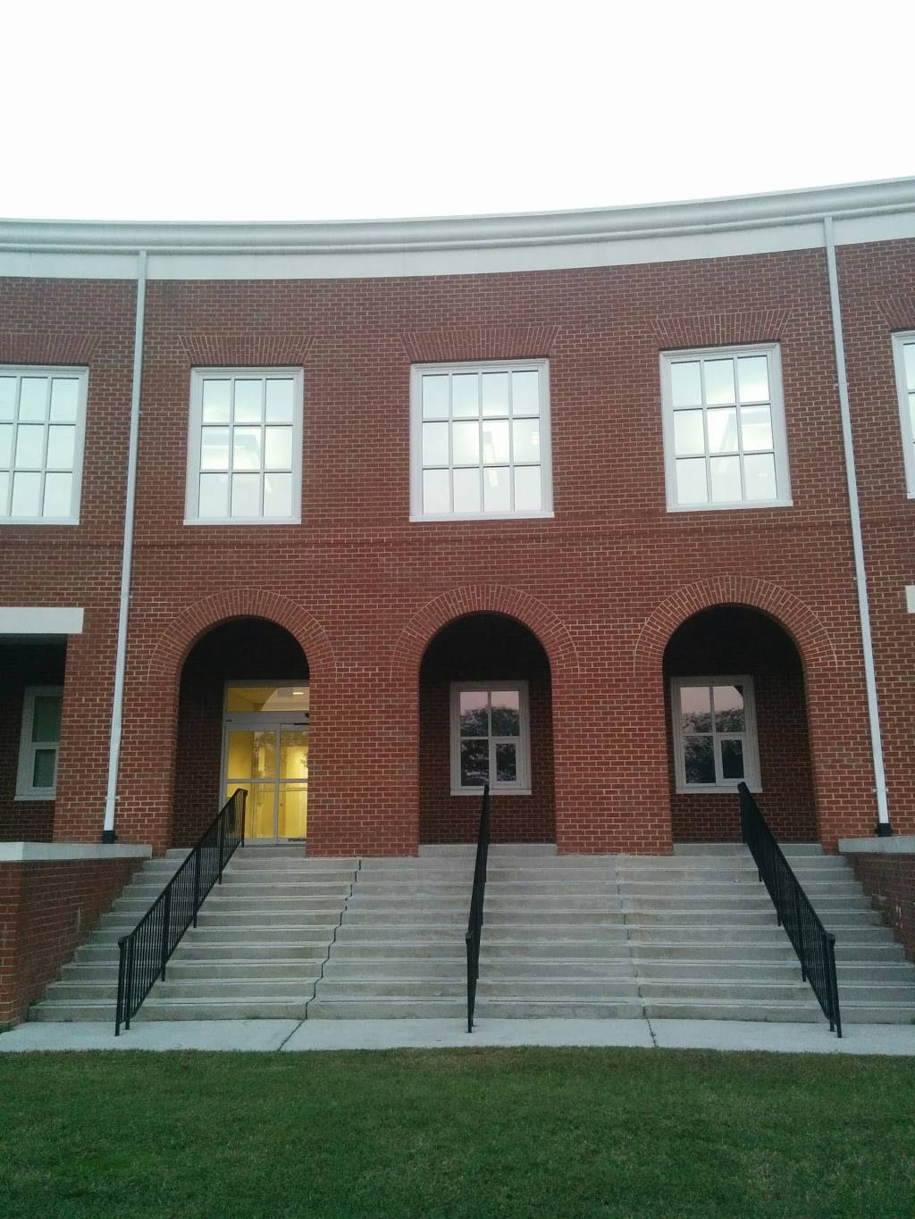 Dorrill Dining Hall | cafe | 201 High St, Farmville, VA 23909, USA | 4343952072 OR +1 434-395-2072