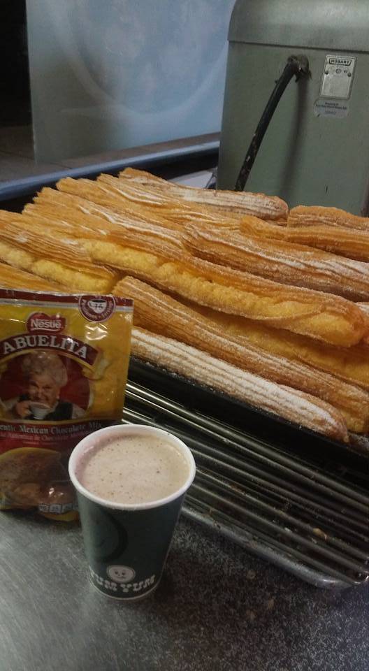 Yum Yum Donuts | bakery | 544 E Charter Way, Stockton, CA 95206, USA | 2099422164 OR +1 209-942-2164