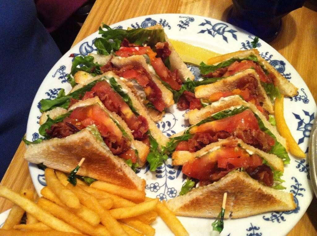 Al Johnson’s | restaurant | 10698 N Bay Shore Dr, Sister Bay, WI 54234, USA | 9208542626 OR +1 920-854-2626