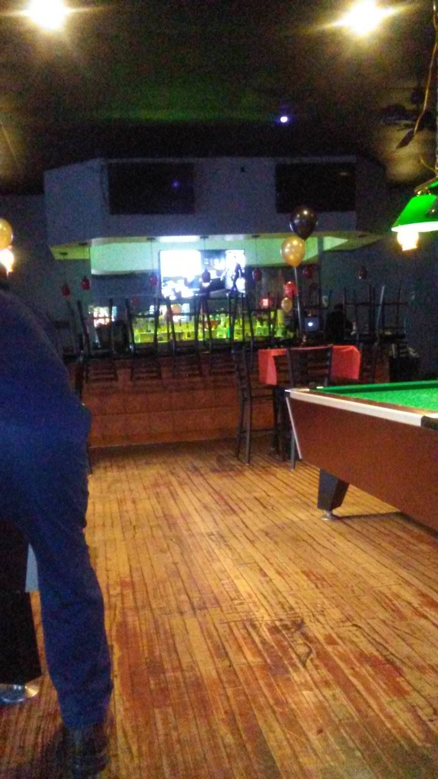 Epic Restaurant & Lounge | restaurant | 17322 Harvard Ave, Cleveland, OH 44128, USA | 2162830441 OR +1 216-283-0441