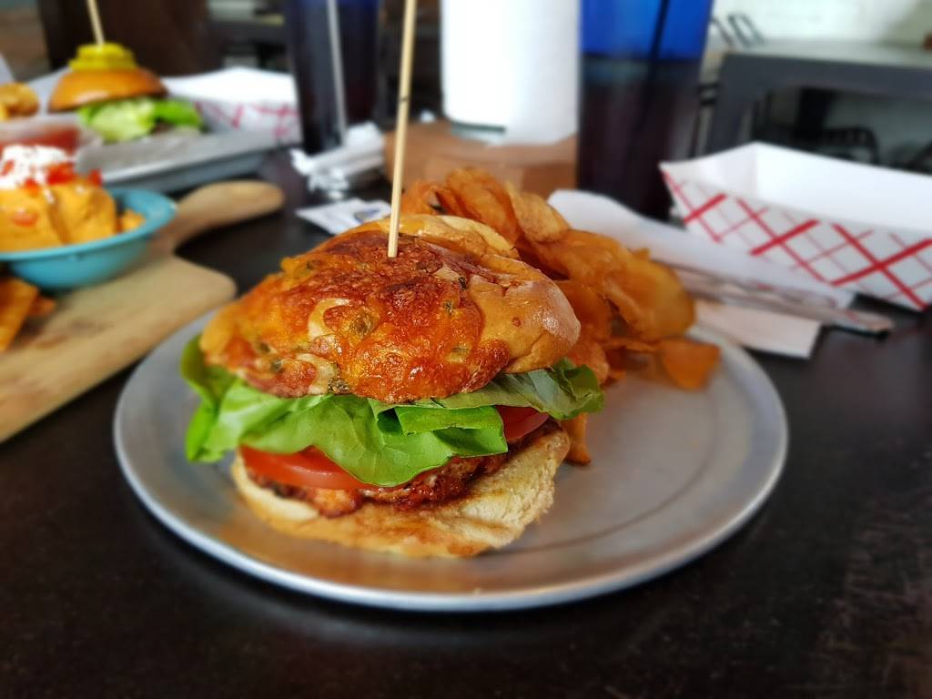 Bluetop | restaurant | 5362 Peachtree Rd, Chamblee, GA 30341, USA | 6786203490 OR +1 678-620-3490