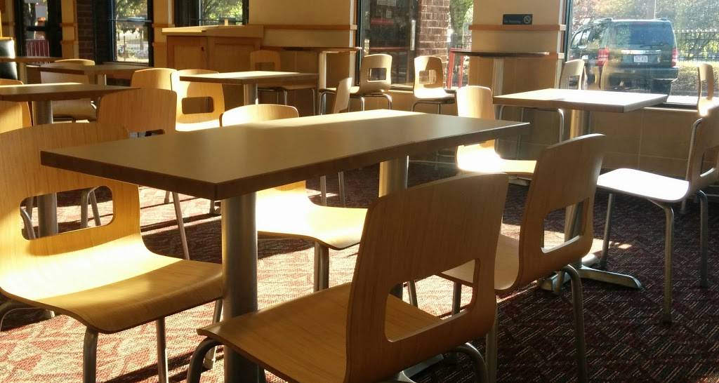 Wendys | restaurant | 416 4th St NW, Charlottesville, VA 22903, USA | 4349790380 OR +1 434-979-0380