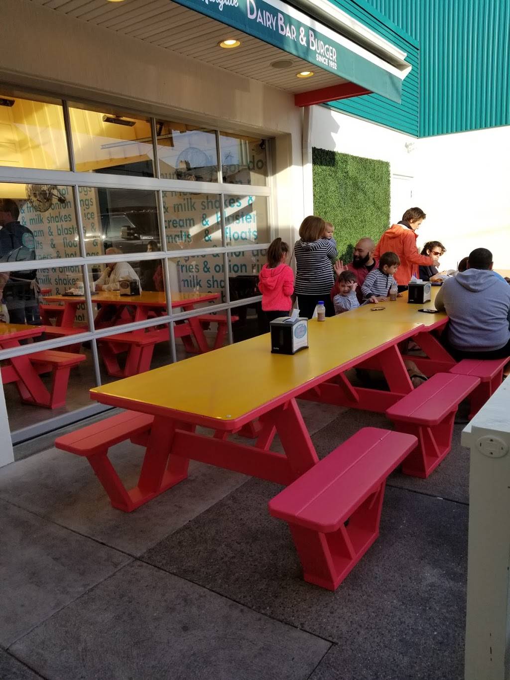 Margate Dairy Bar & Burger | restaurant | 9510 Ventnor Ave, Margate City, NJ 08402, USA | 6098229559 OR +1 609-822-9559